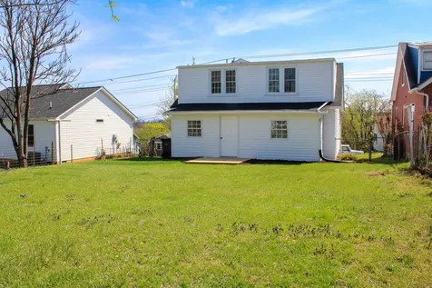 128 Waverley Street S Staunton VA 24401