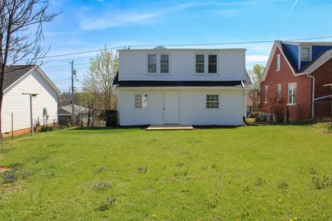 128 Waverley Street S Staunton VA 24401