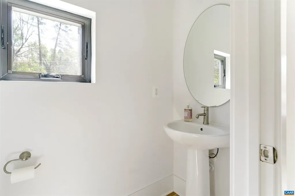 987 5th Street SW Charlottesville VA 22902