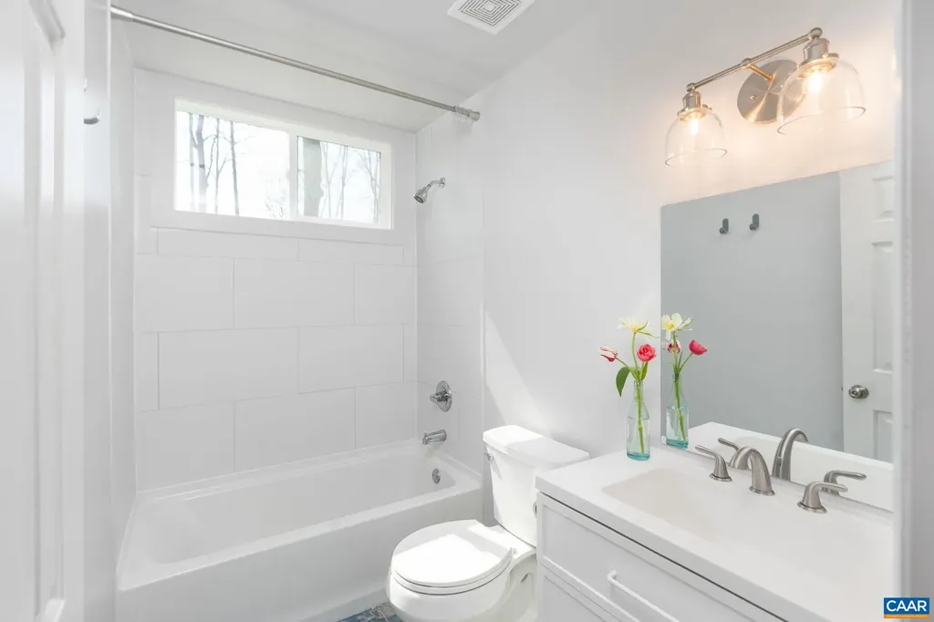 375 Fence Road Earlysville VA 22936