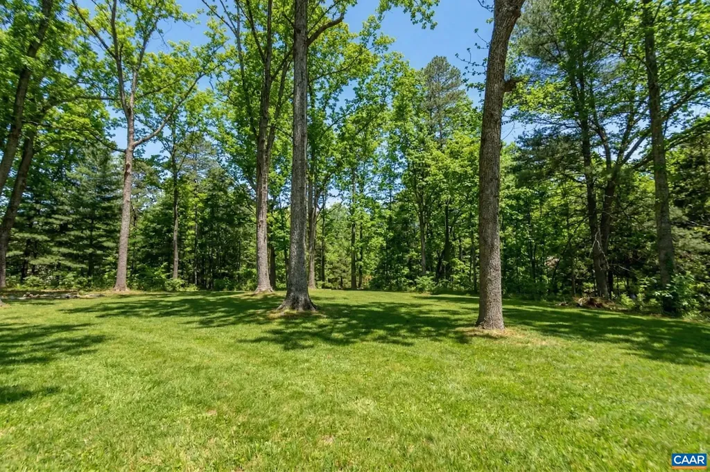 375 Fence Road Earlysville VA 22936