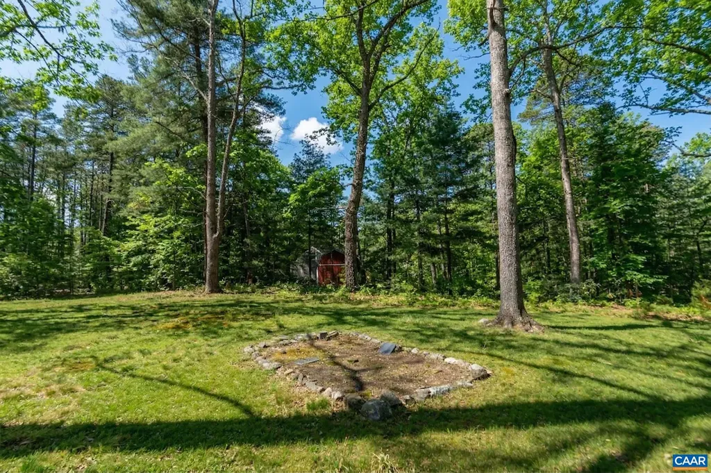 375 Fence Road Earlysville VA 22936