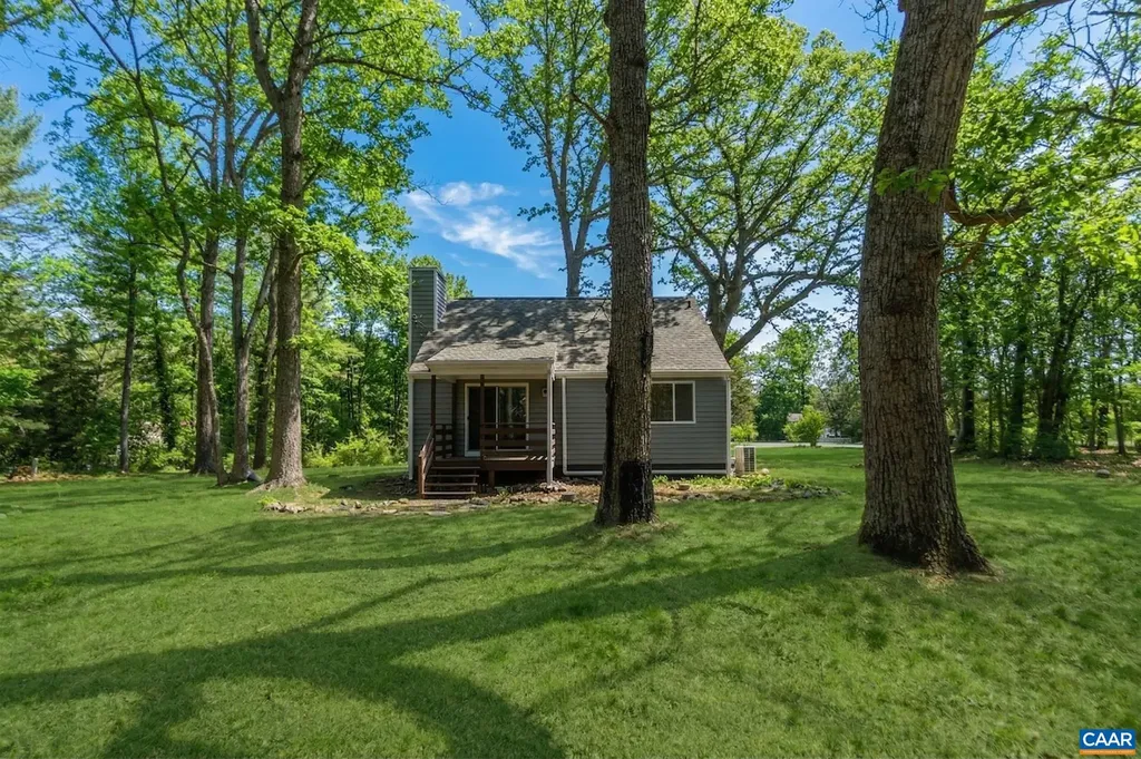 375 Fence Road Earlysville VA 22936