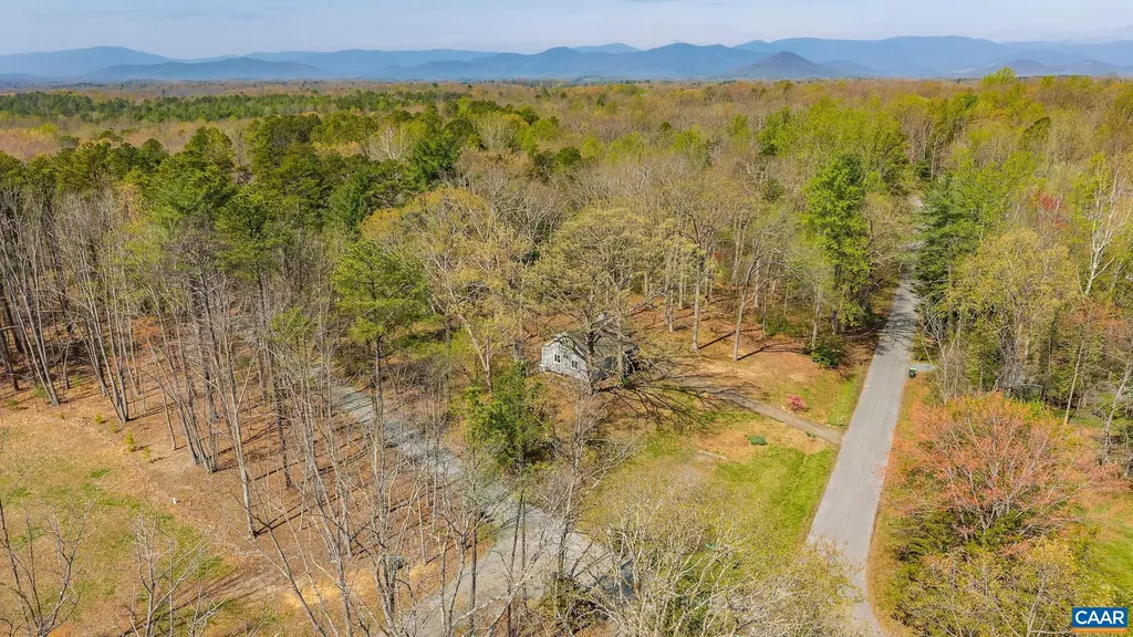 375 Fence Road Earlysville VA 22936