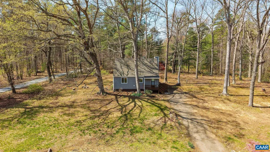 375 Fence Road Earlysville VA 22936