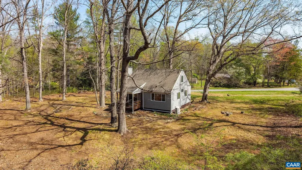 375 Fence Road Earlysville VA 22936