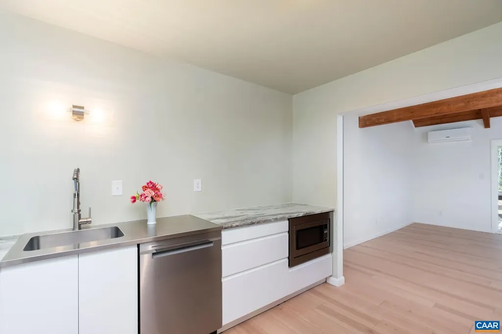 375 Fence Road Earlysville VA 22936