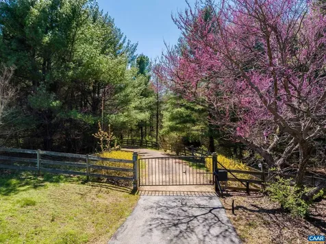 1732 Hermitage Road Waynesboro VA 22980