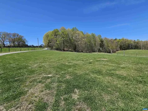 3814 Constitution Route S Dillwyn VA 23936