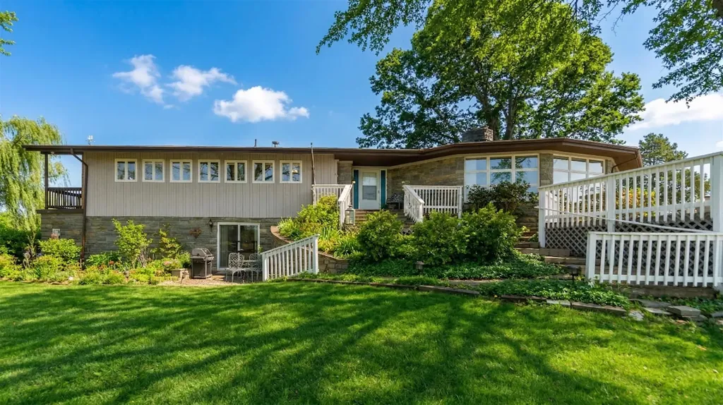 1743 Lakeshore Drive N Louisa VA 23093