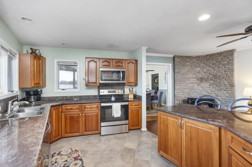 1743 Lakeshore Drive N Louisa VA 23093