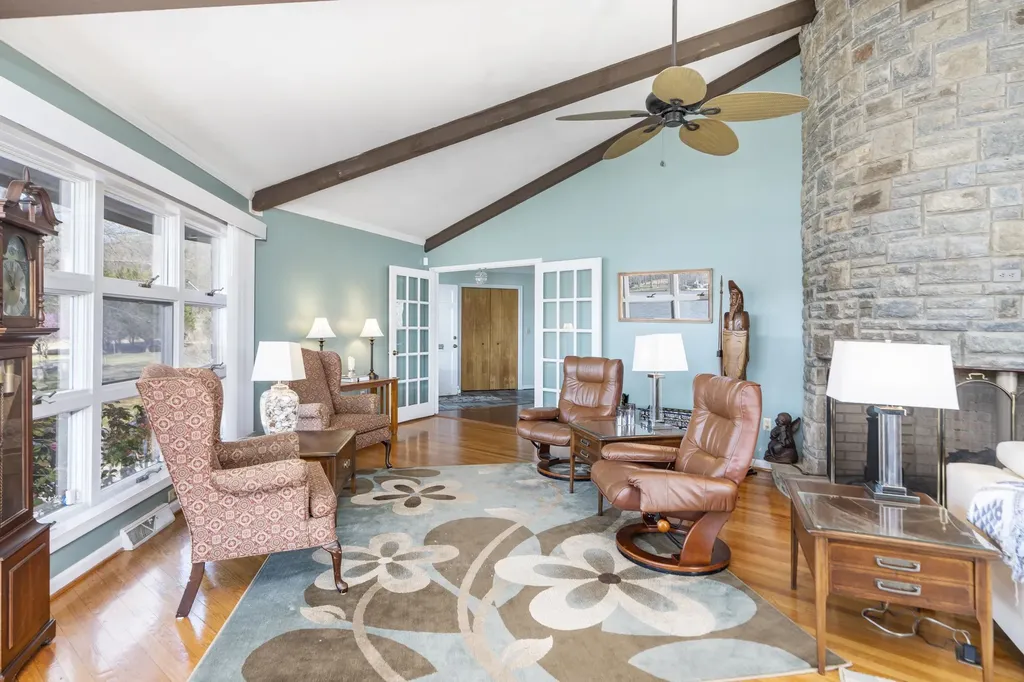 1743 Lakeshore Drive N Louisa VA 23093