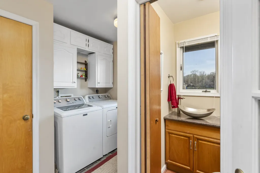 1743 Lakeshore Drive N Louisa VA 23093
