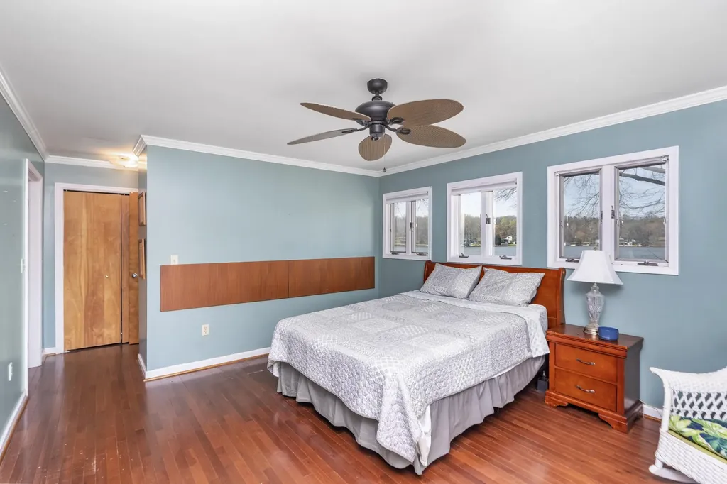 1743 Lakeshore Drive N Louisa VA 23093