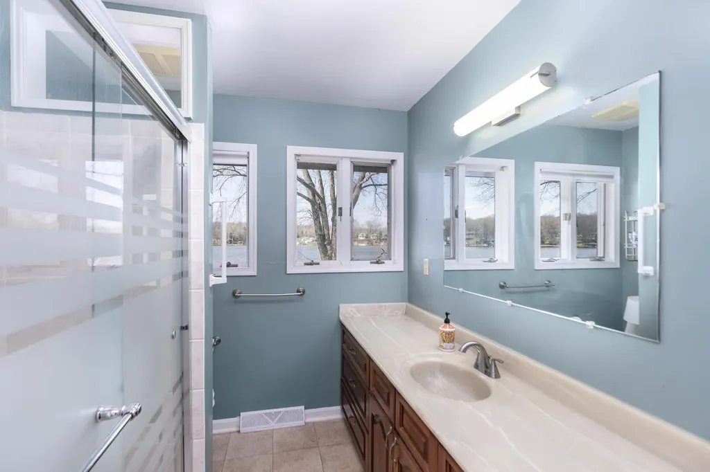 1743 Lakeshore Drive N Louisa VA 23093