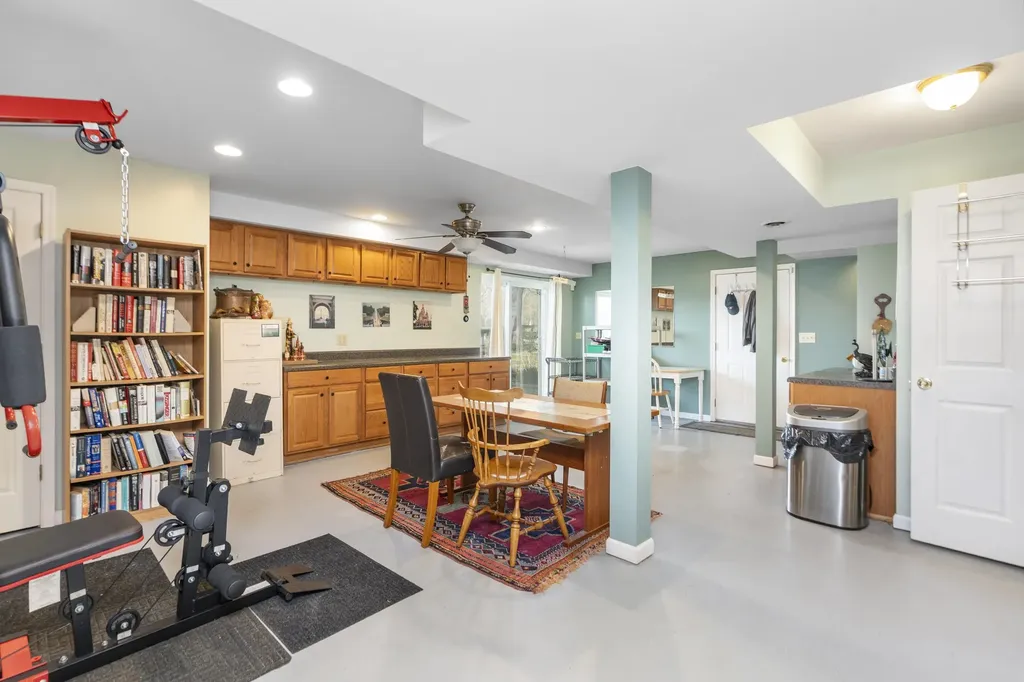 1743 Lakeshore Drive N Louisa VA 23093