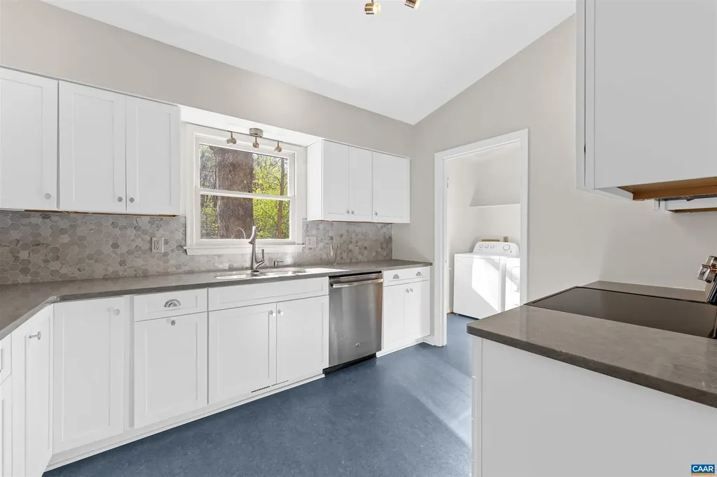 640 Big Oak Road Charlottesville VA 22903