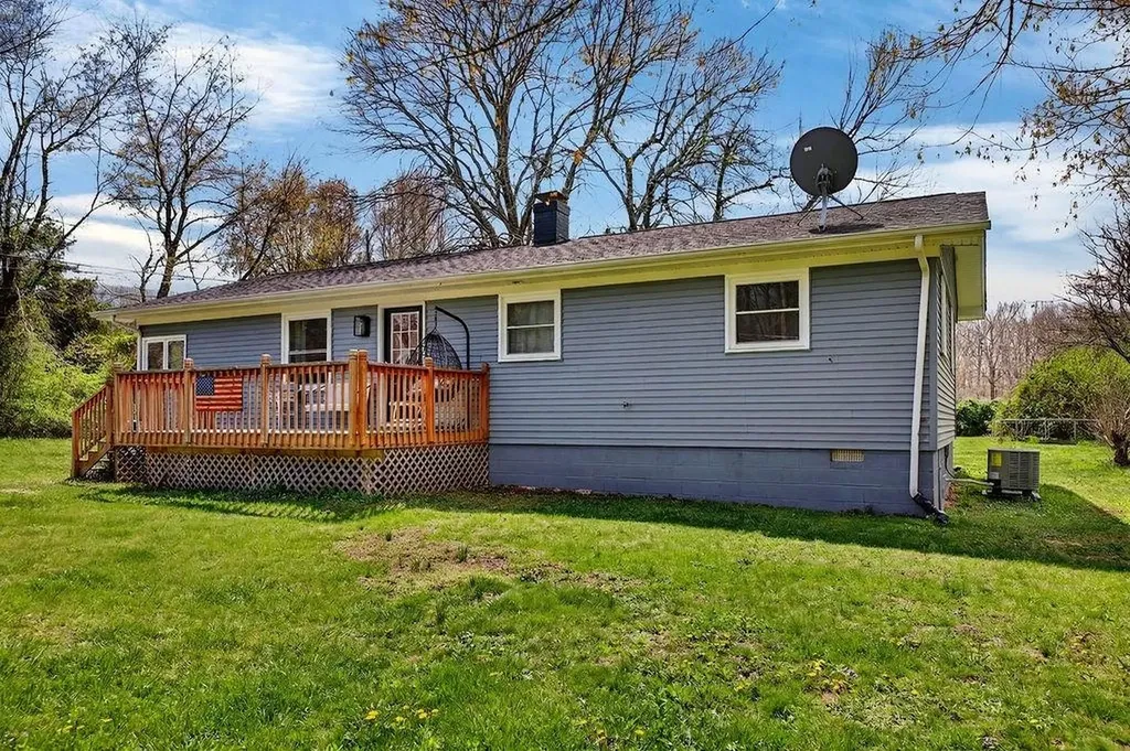345 Lake Drive Crimora VA 24431
