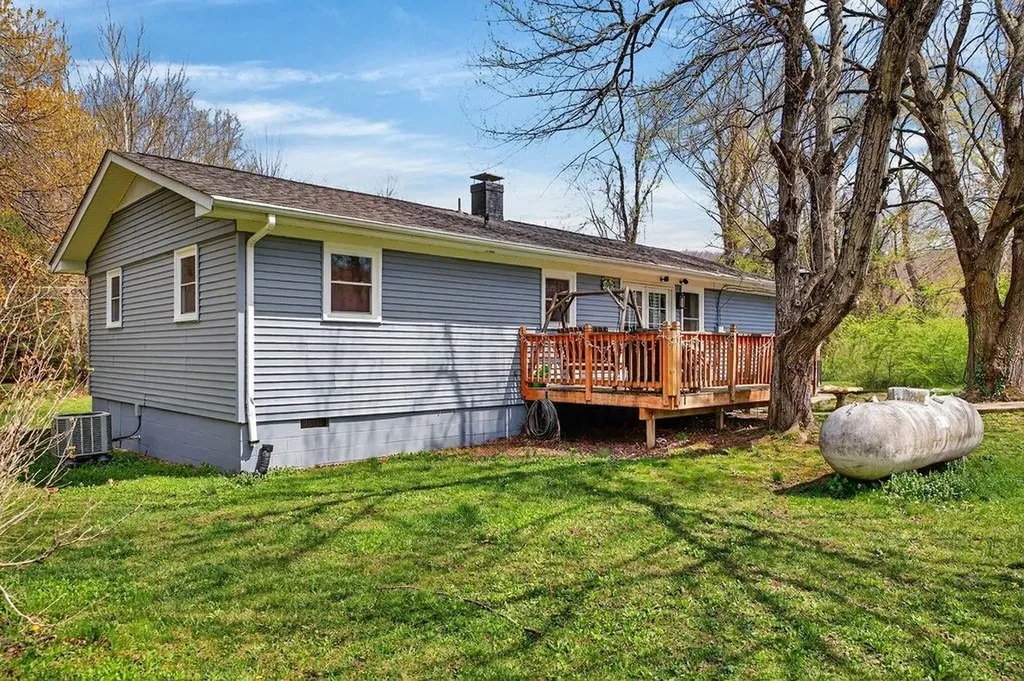 345 Lake Drive Crimora VA 24431