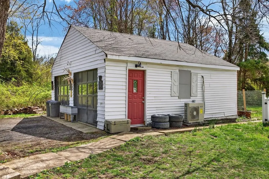 345 Lake Drive Crimora VA 24431