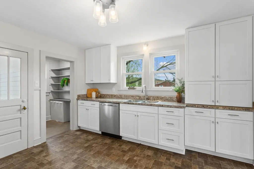 12204 Daphna Road Broadway VA 22815