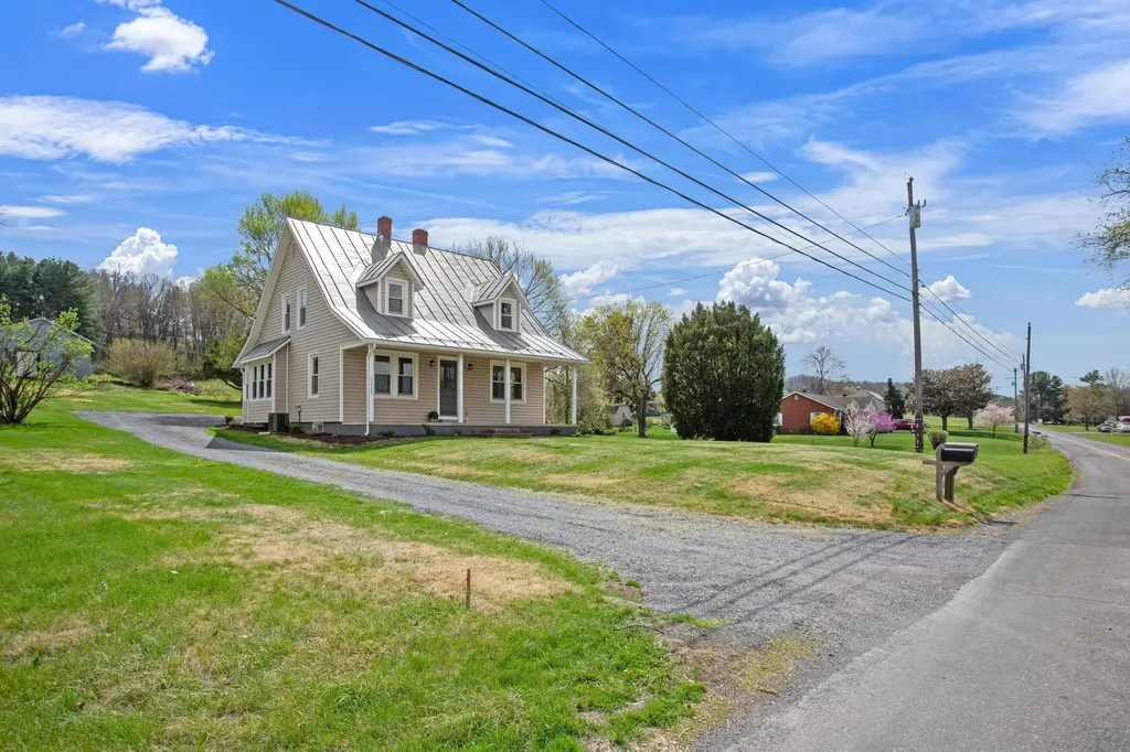 12204 Daphna Road Broadway VA 22815