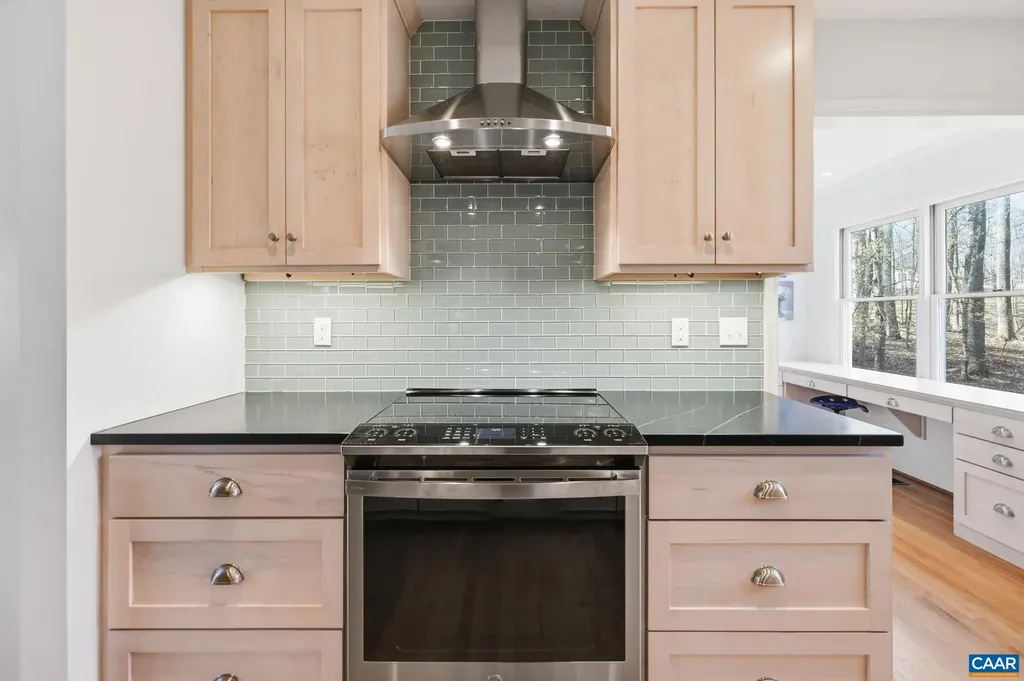 2404 Pine Garth Run Charlottesville VA 22901