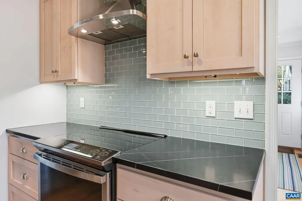 2404 Pine Garth Run Charlottesville VA 22901