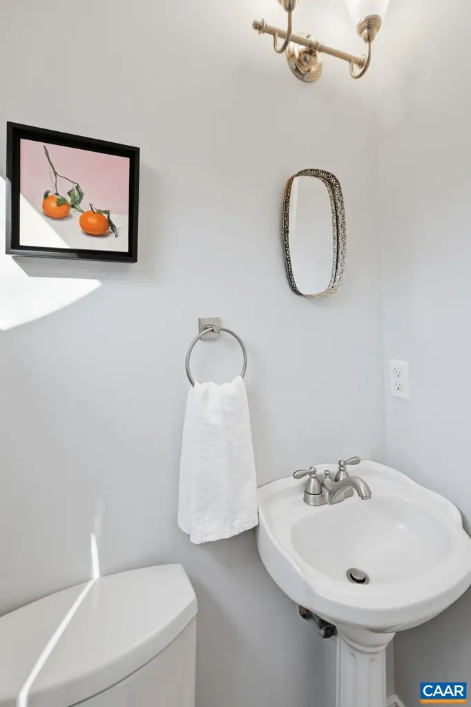 2404 Pine Garth Run Charlottesville VA 22901