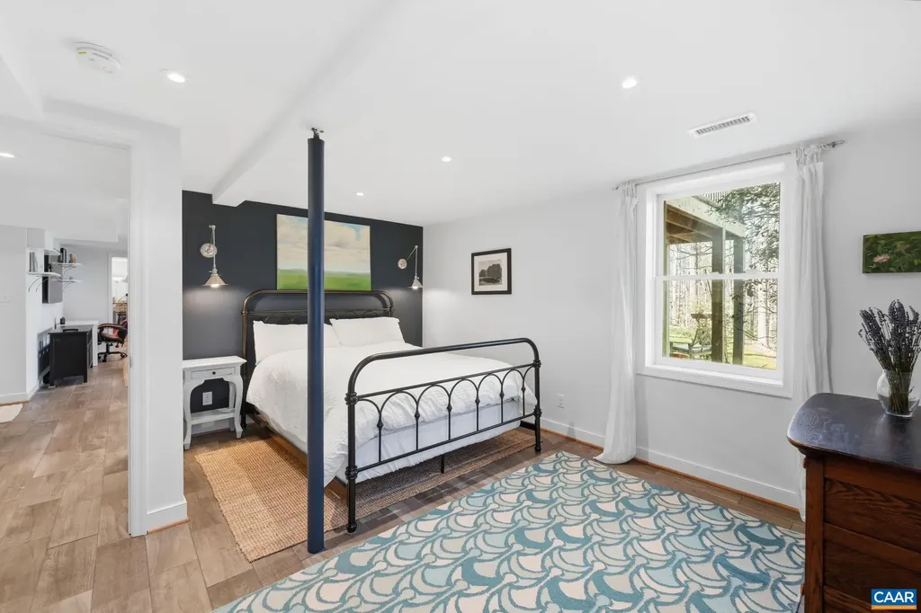 2404 Pine Garth Run Charlottesville VA 22901