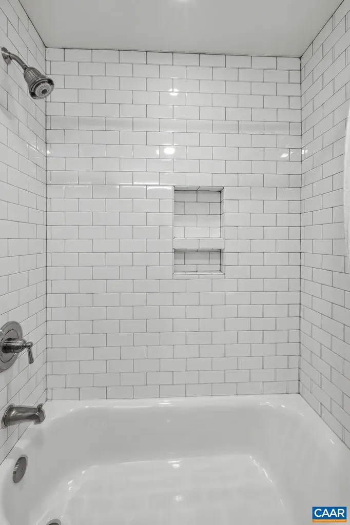 2404 Pine Garth Run Charlottesville VA 22901
