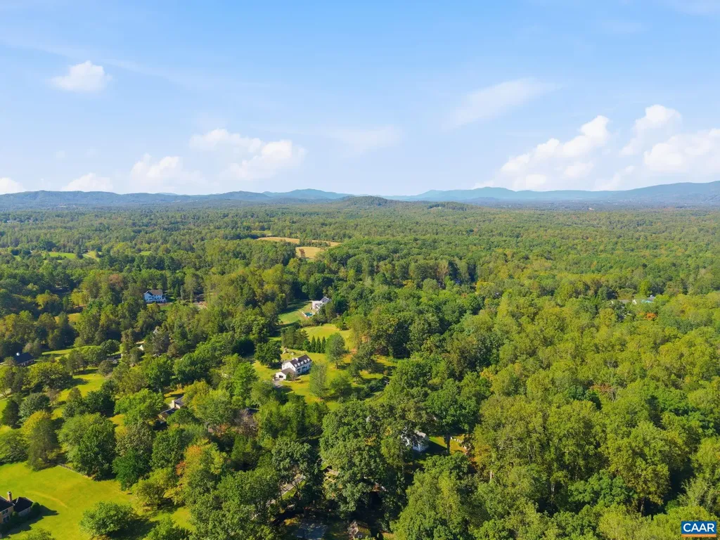 2404 Pine Garth Run Charlottesville VA 22901