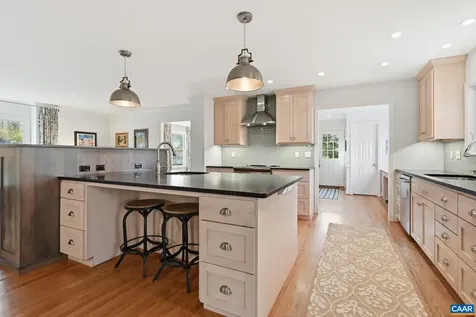 2404 Pine Garth Run Charlottesville VA 22901