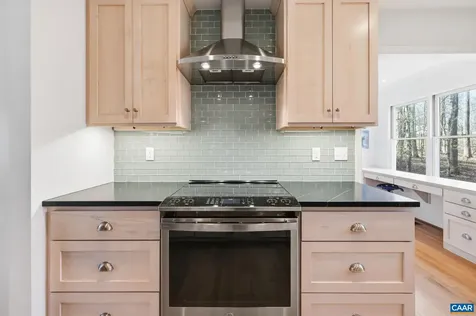 2404 Pine Garth Run Charlottesville VA 22901