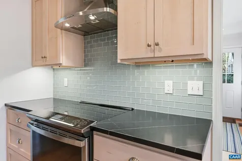 2404 Pine Garth Run Charlottesville VA 22901