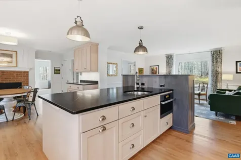 2404 Pine Garth Run Charlottesville VA 22901