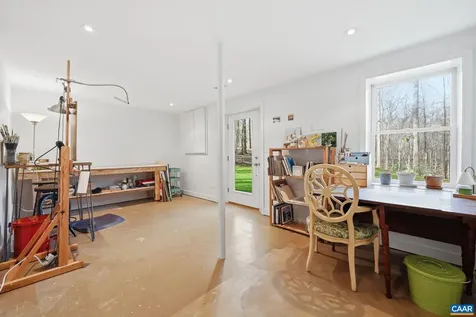 2404 Pine Garth Run Charlottesville VA 22901
