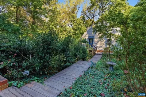 2404 Pine Garth Run Charlottesville VA 22901