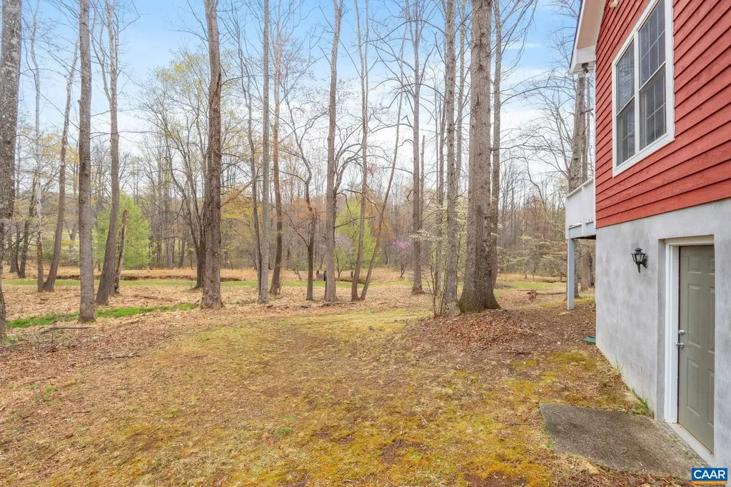 500 Rhue Hollow Road Roseland VA 22967