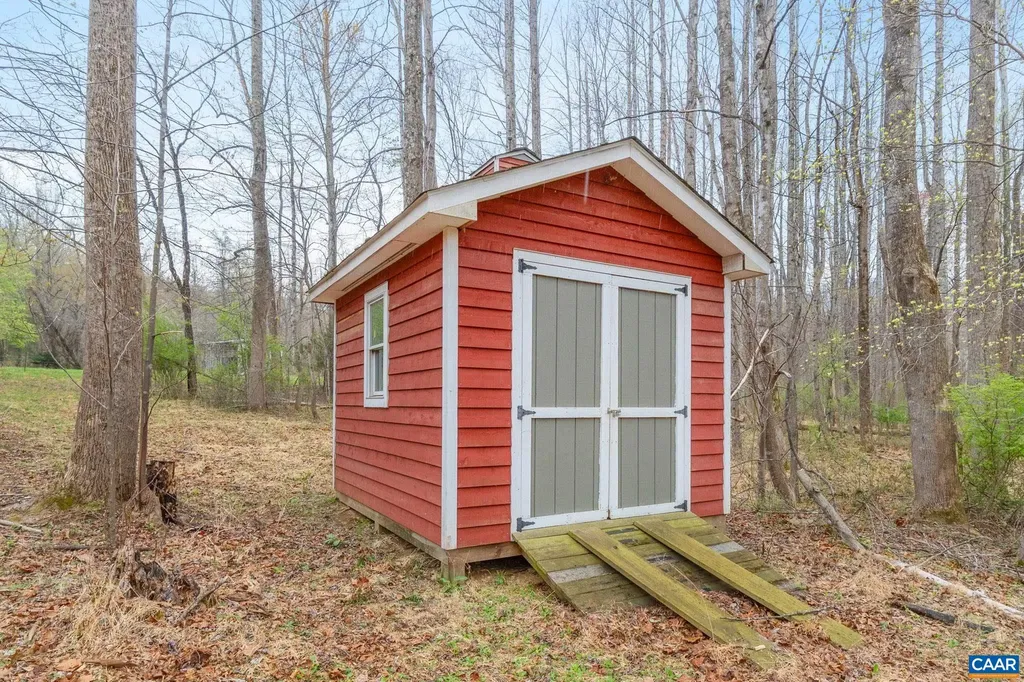 500 Rhue Hollow Road Roseland VA 22967