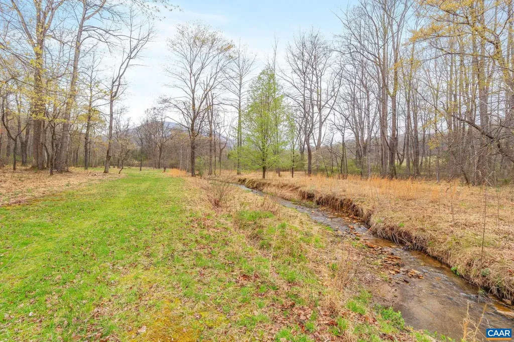 500 Rhue Hollow Road Roseland VA 22967