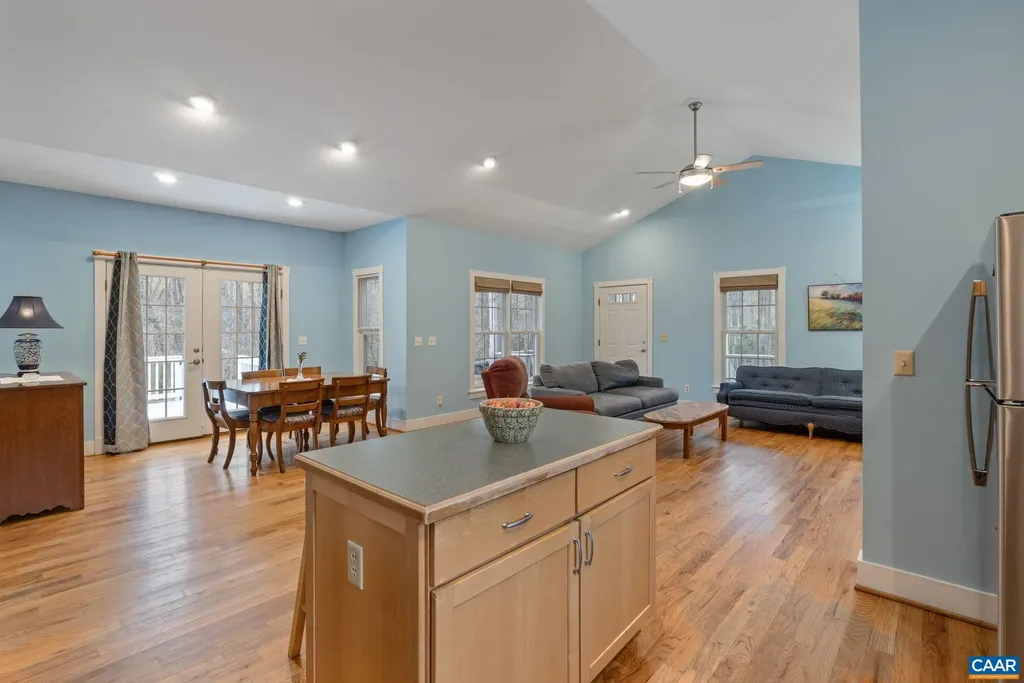 500 Rhue Hollow Road Roseland VA 22967