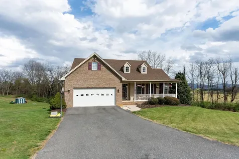 12 Little John Court Waynesboro VA 22980