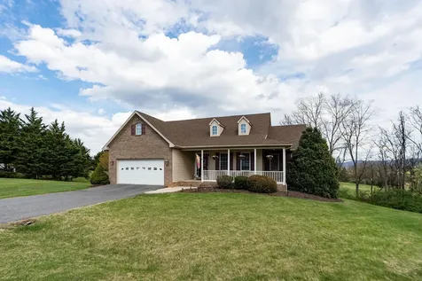 12 Little John Court Waynesboro VA 22980