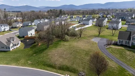 105 Compass Drive Waynesboro VA 22980