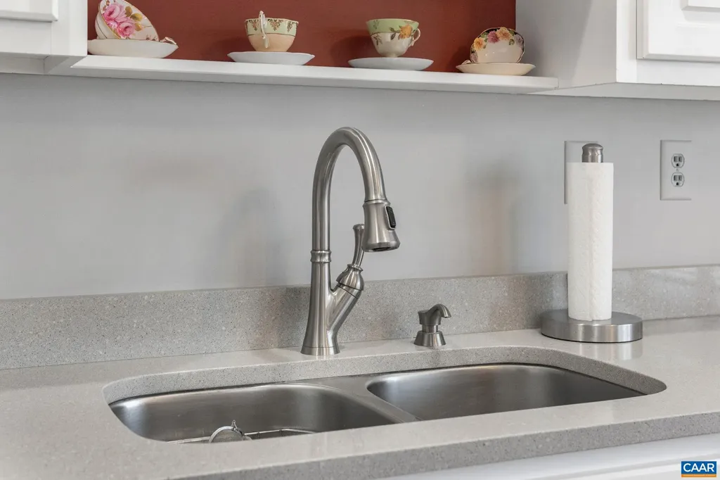 1563 Heathrow Lane Keswick VA 22947