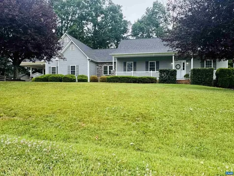 18 Forest View Lane Fishersville VA 22939