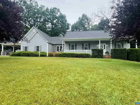 18 Forest View Lane Fishersville VA 22939
