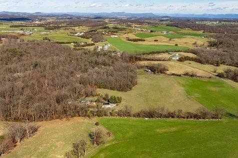 304 Big Valley Lane Mount Solon VA 22843