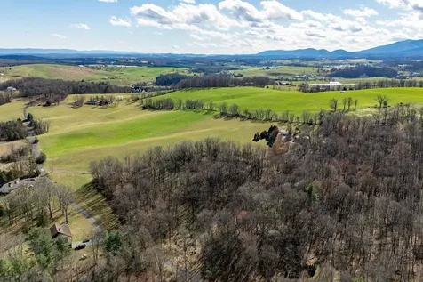 304 Big Valley Lane Mount Solon VA 22843